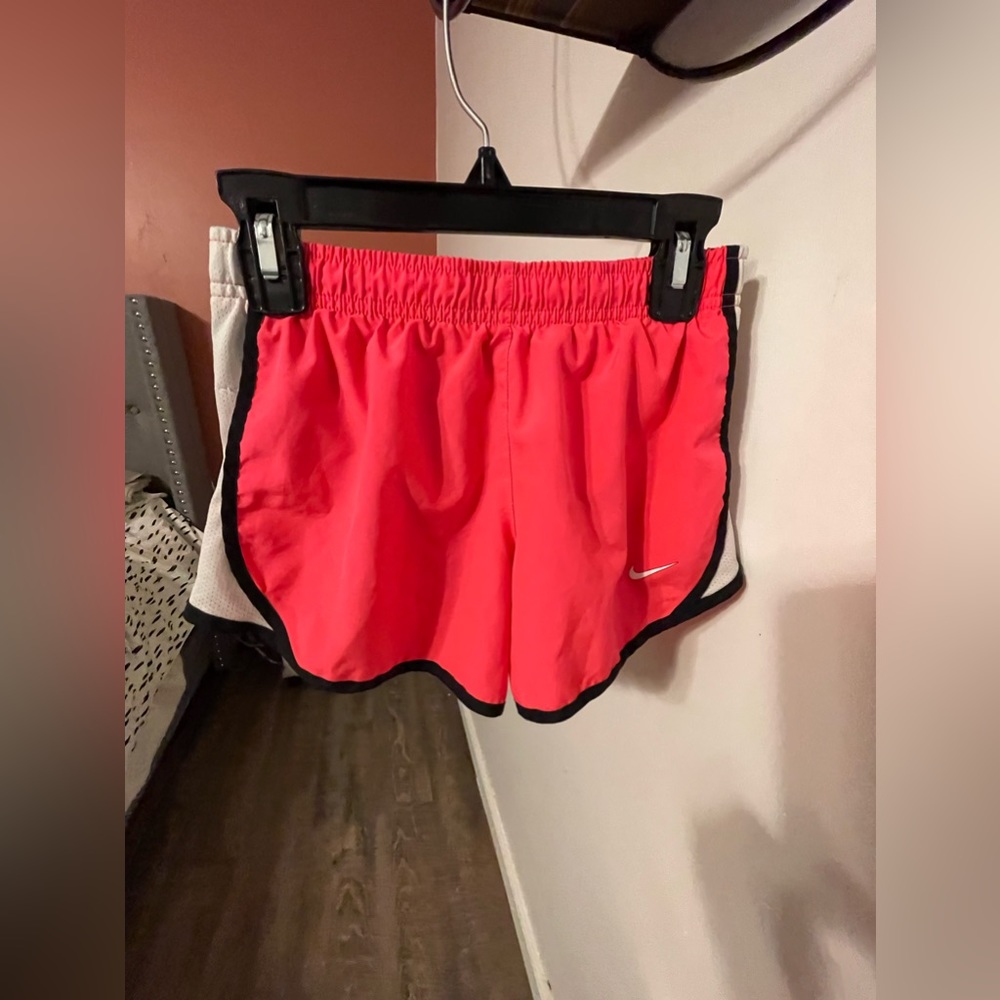 Women’s size 0 shorts. Like new